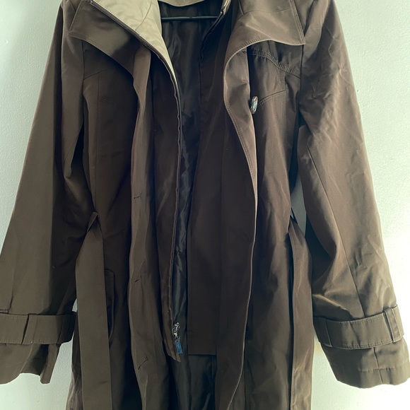 Trench coat - Picture 7 of 9